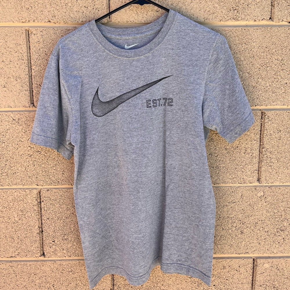 Nike Swoosh Est.72 Tee